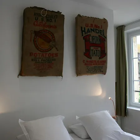 La Maison De La Hotel