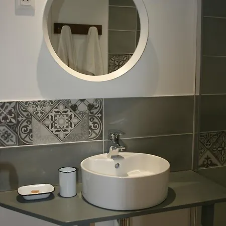 Hotel La Maison De La 2*