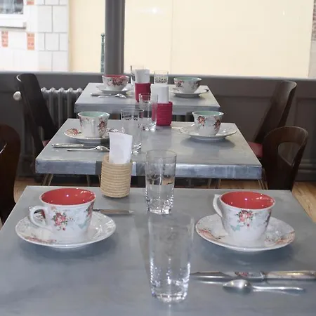 Hotel La Maison De La 2*