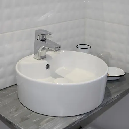 La Maison De La Hotel 2*